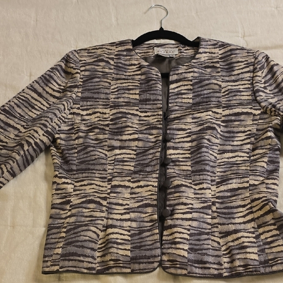 Adrianna Papell Silk Women's Patterned Blazer - Gray and Silver - Picture 9 of 15